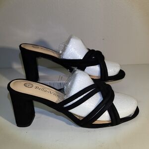 Bella Vita Women's Black Strappy Sandals